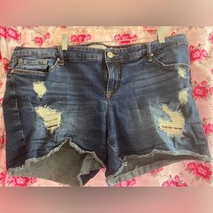 Torrid - Distressed Jean Shorts - Size 20 - GUC